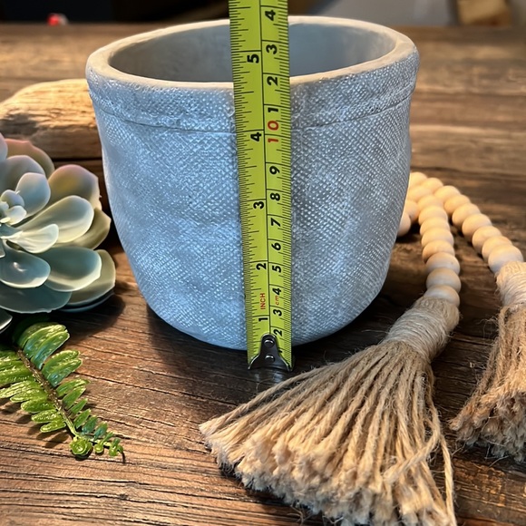 ❌SOLD❌ FARMHOUSE style concrete planter - Picture 7 of 7